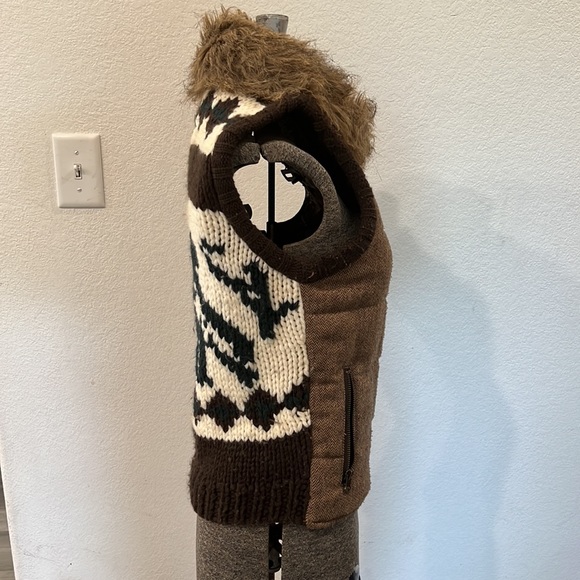 BB Dakota wool vest, EUC - Picture 2 of 6